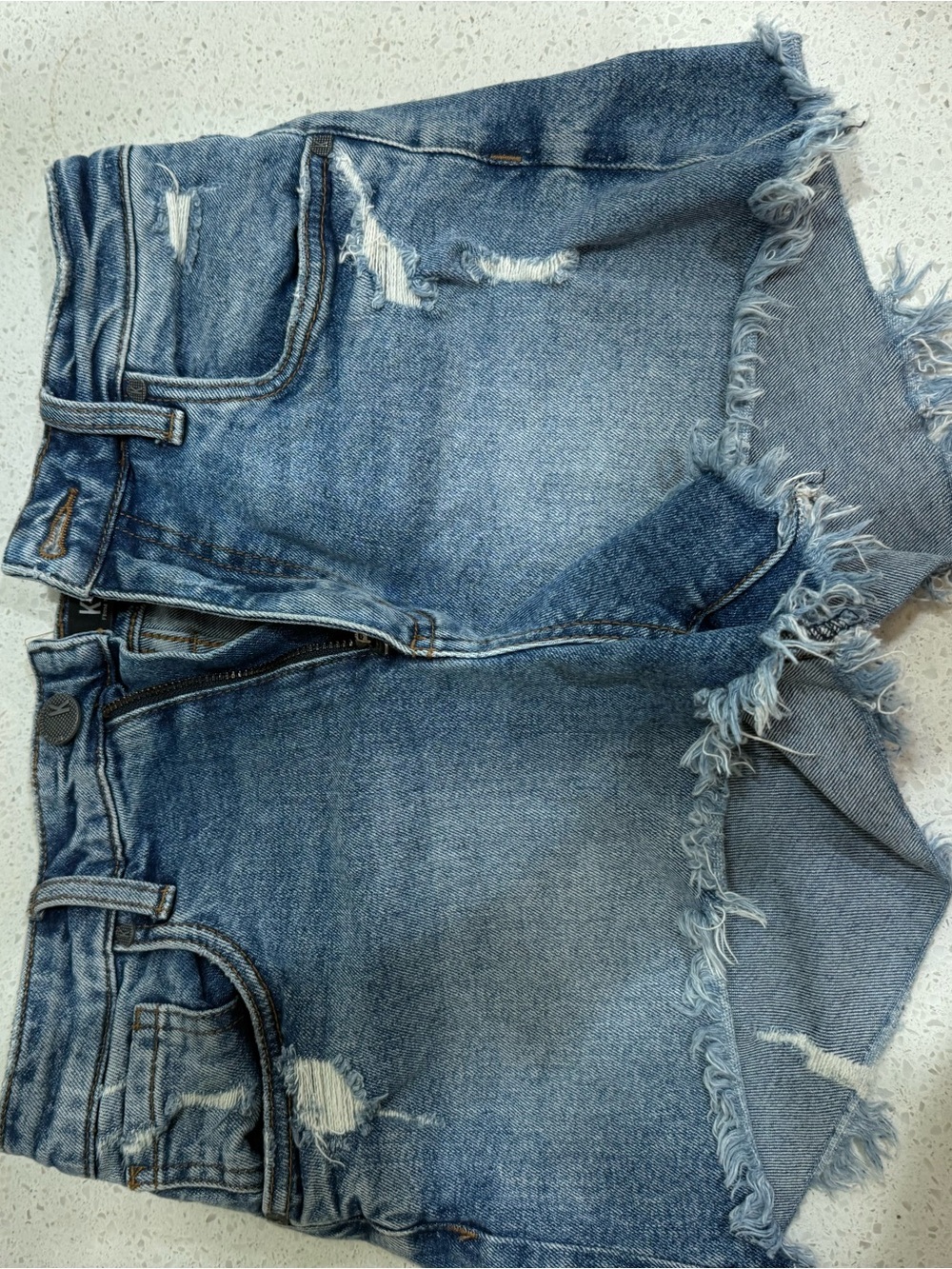 Frayed Hem Distressed Denim Shorts - kut